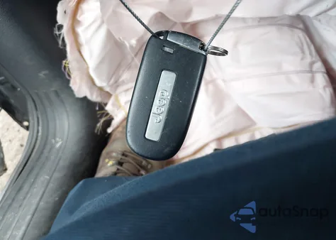 2017 Jeep Cherokee Trailhawk L Plus 4X4 from USA, damaged, VIN 1C4PJMBB8HW565462